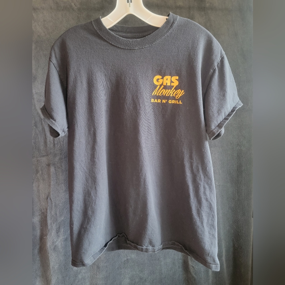 NWOT Gas Money Bar and Grill men's shirt
